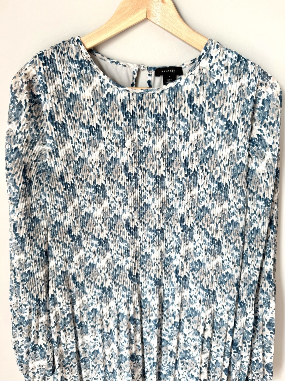 Halogen Flowy Pleated Blue & White Floral Long Sleeve Mini Dress Wedding Guest - Picture 2 of 3